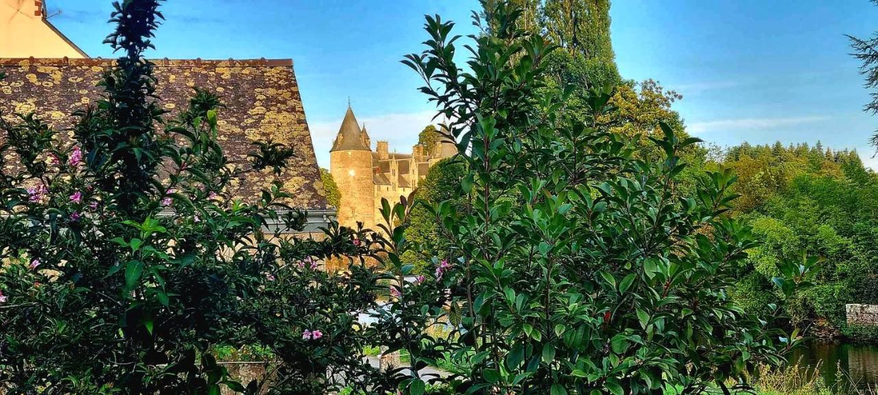 Gîte - Et à côté coule une rivière Josselin Exterior foto
